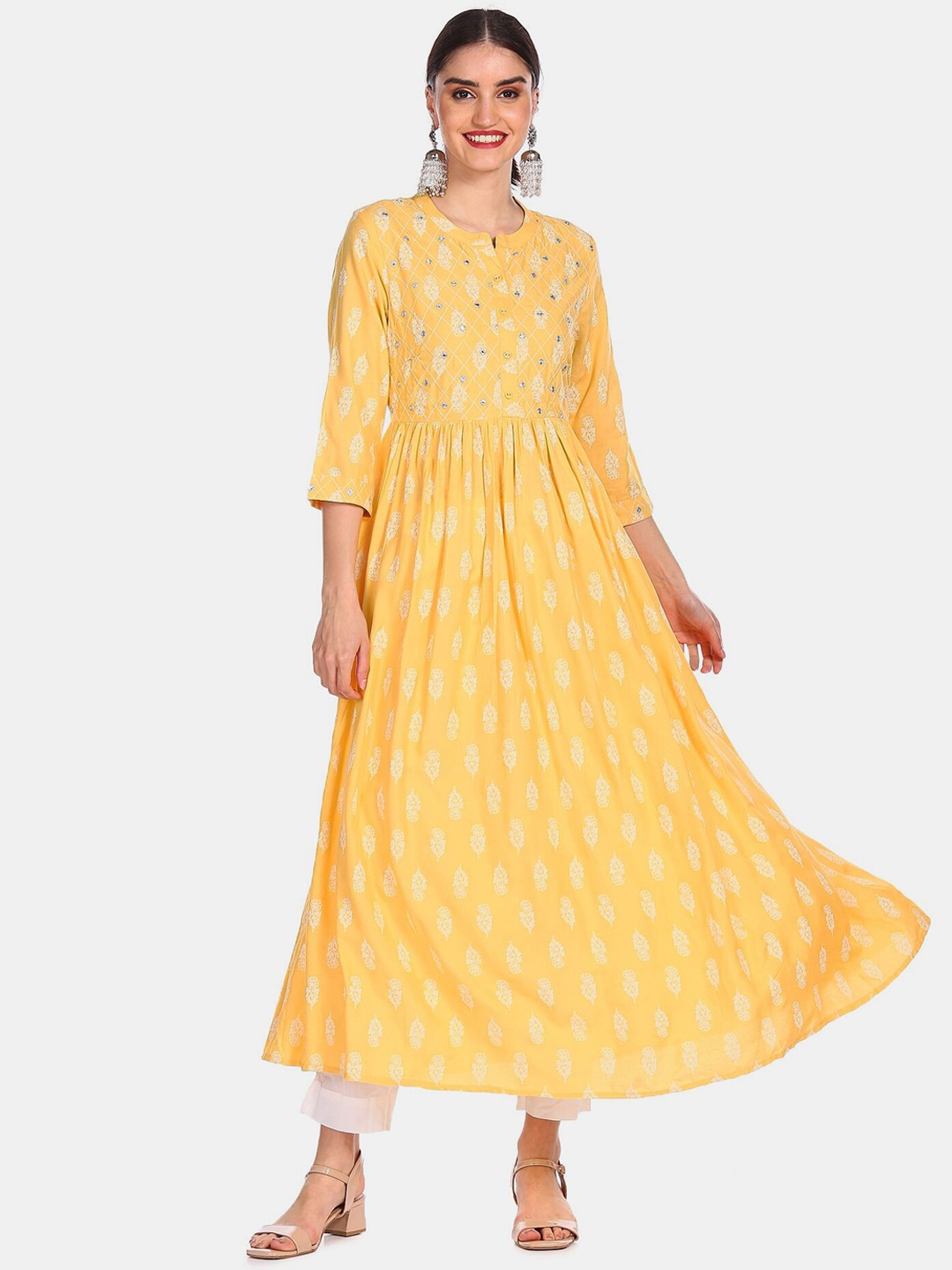Anahi Women Yellow & White Ethnic Motifs Mandarin Collar Thread Work Rayon Anarkali Kurta
Anahi Women Yellow & White Ethnic Motifs Mandarin Collar Thread Work Rayon Anarkali Kurta