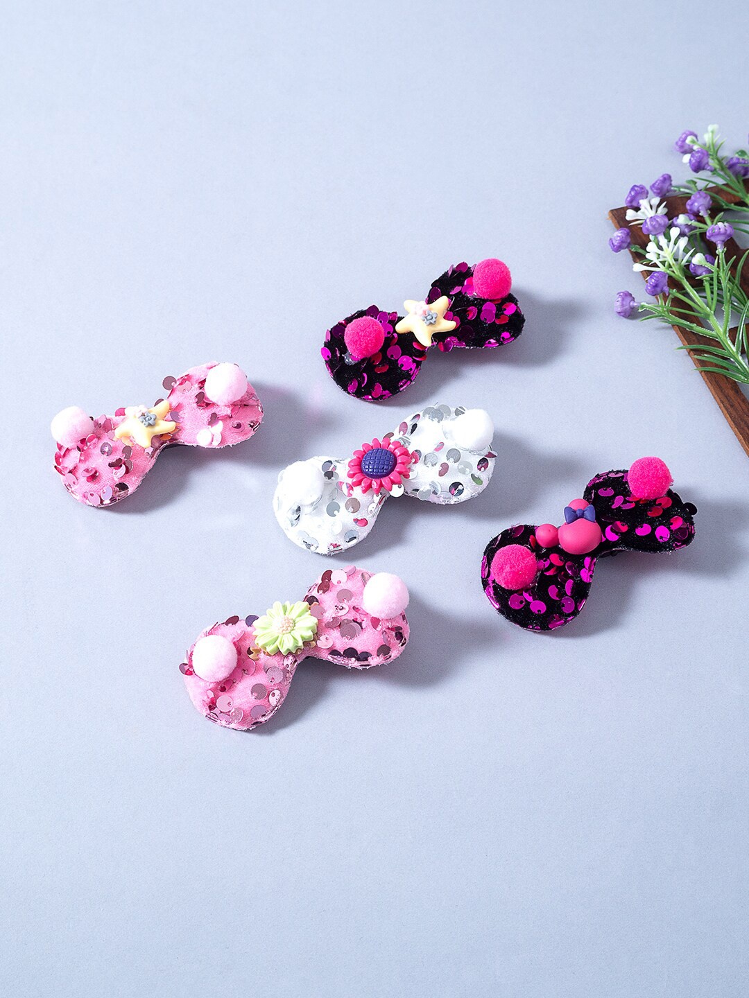 Golden Peacock Girls Pink & White Set of 5 Bow Shaped Embellished Alligator Hair Clip
Golden Peacock Girls Pink & White Set of 5 Bow Shaped Embellished Alligator Hair Clip