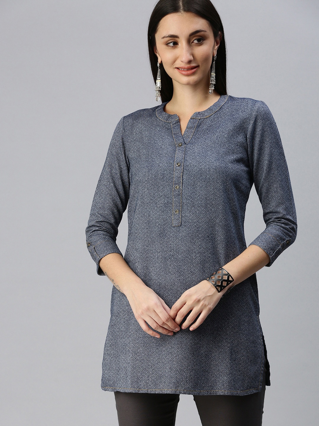ETIQUETTE Women Blue & White Self Design Kurta