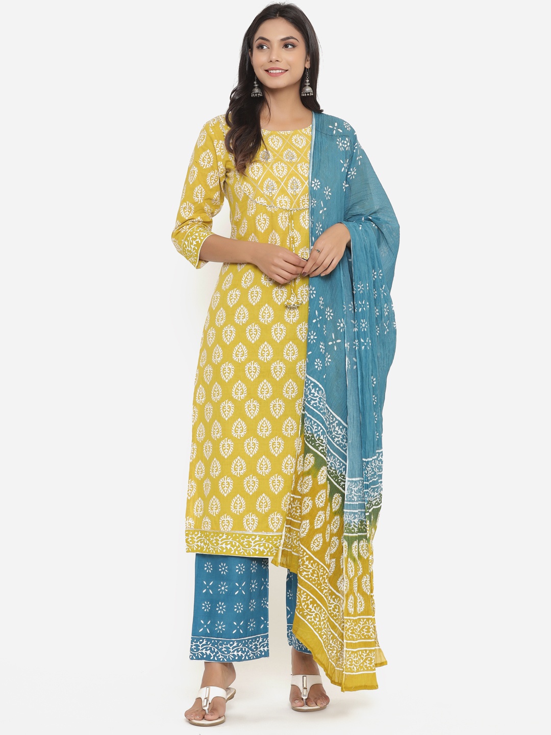Do Dhaage Women Yellow Ethnic Motifs Printed Pure Cotton Kurta with Palazzos & Dupatta
Do Dhaage Women Yellow Ethnic Motifs Printed Pure Cotton Kurta with Palazzos & Dupatta
