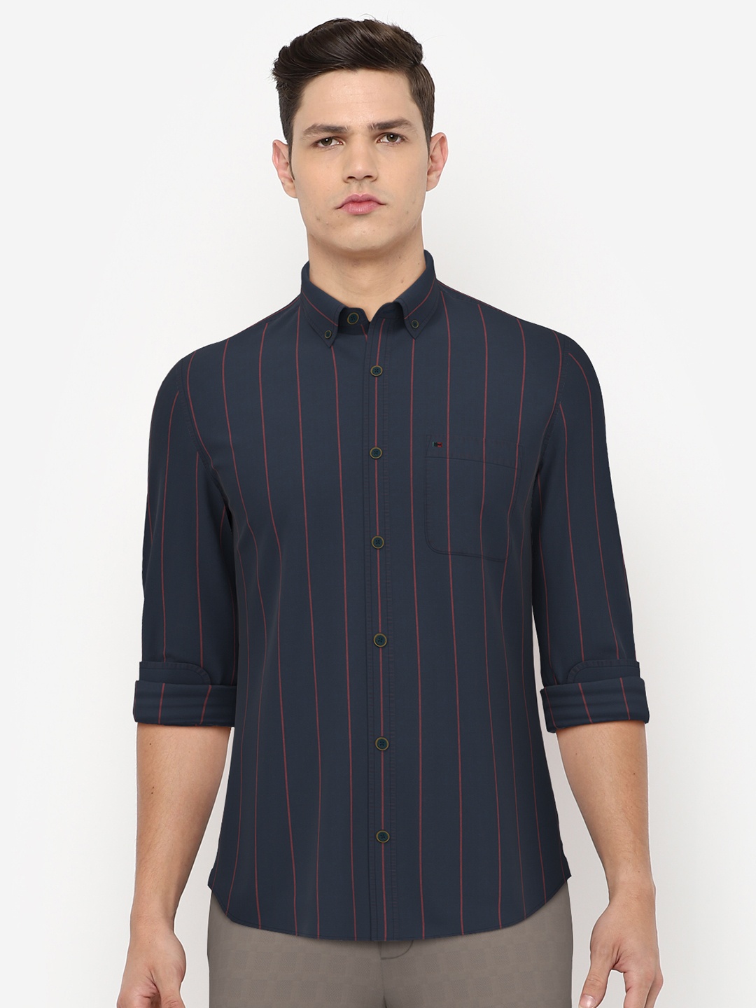 Peter England Casuals Men Navy Blue & Red Slim Fit Striped Cotton Blend Casual Shirt
Peter England Casuals Men Navy Blue & Red Slim Fit Striped Cotton Blend Casual Shirt