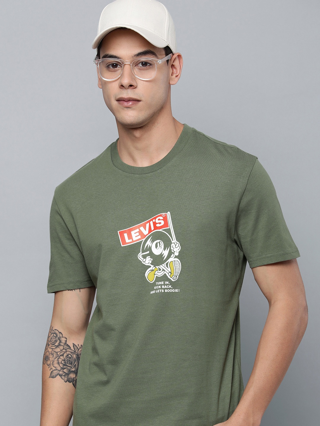 Levis Men Green Graphic Printed Round Neck Regular Sleeves Pure Cotton Regular Fit T-shirt
Levis Men Green Graphic Printed Round Neck Regular Sleeves Pure Cotton Regular Fit T-shirt