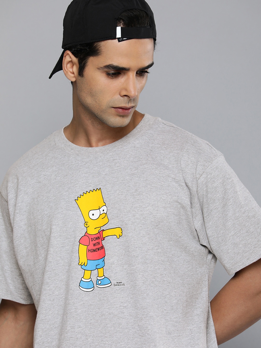 Levis Men Grey The Simpsons Printed Drop-Shoulder Sleeves Relaxed Fit Pure Cotton T-shirt
Levis Men Grey The Simpsons Printed Drop-Shoulder Sleeves Relaxed Fit Pure Cotton T-shirt
