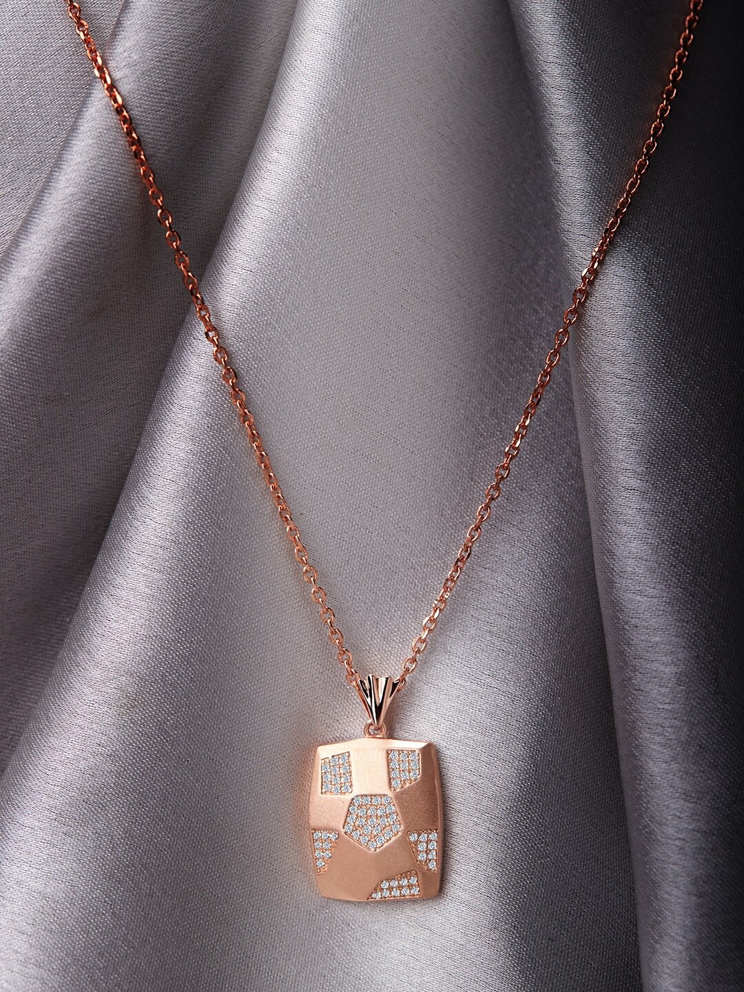GIVA 925 Sterling Silver Matte Rose Gold Plated Geometric Rectangle Pendant & Chain
GIVA 925 Sterling Silver Matte Rose Gold Plated Geometric Rectangle Pendant & Chain