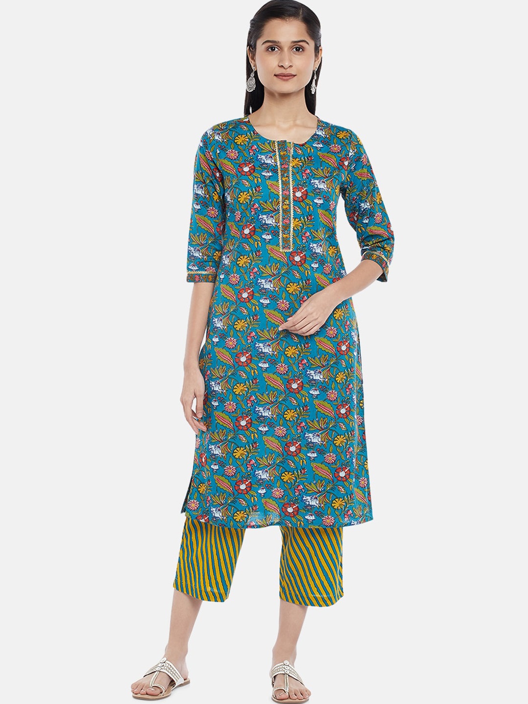 RANGMANCH BY PANTALOONS Women Teal & Green Floral Printed Pure Cotton Kurta with Trousers
RANGMANCH BY PANTALOONS Women Teal & Green Floral Printed Pure Cotton Kurta with Trousers