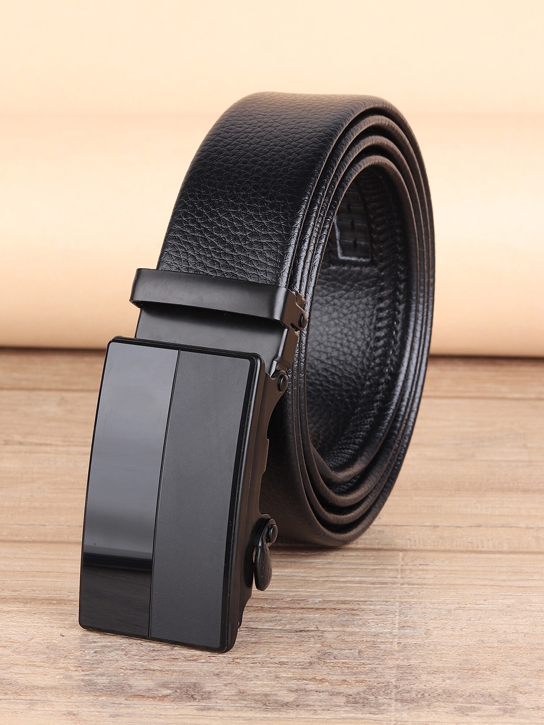 ZORO Men Black Textured Leather Belt