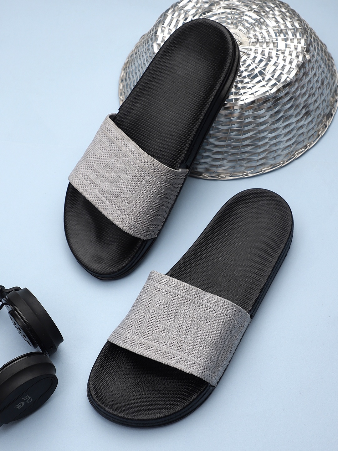 Pampy Angel Men Grey & Black Printed Rubber Sliders