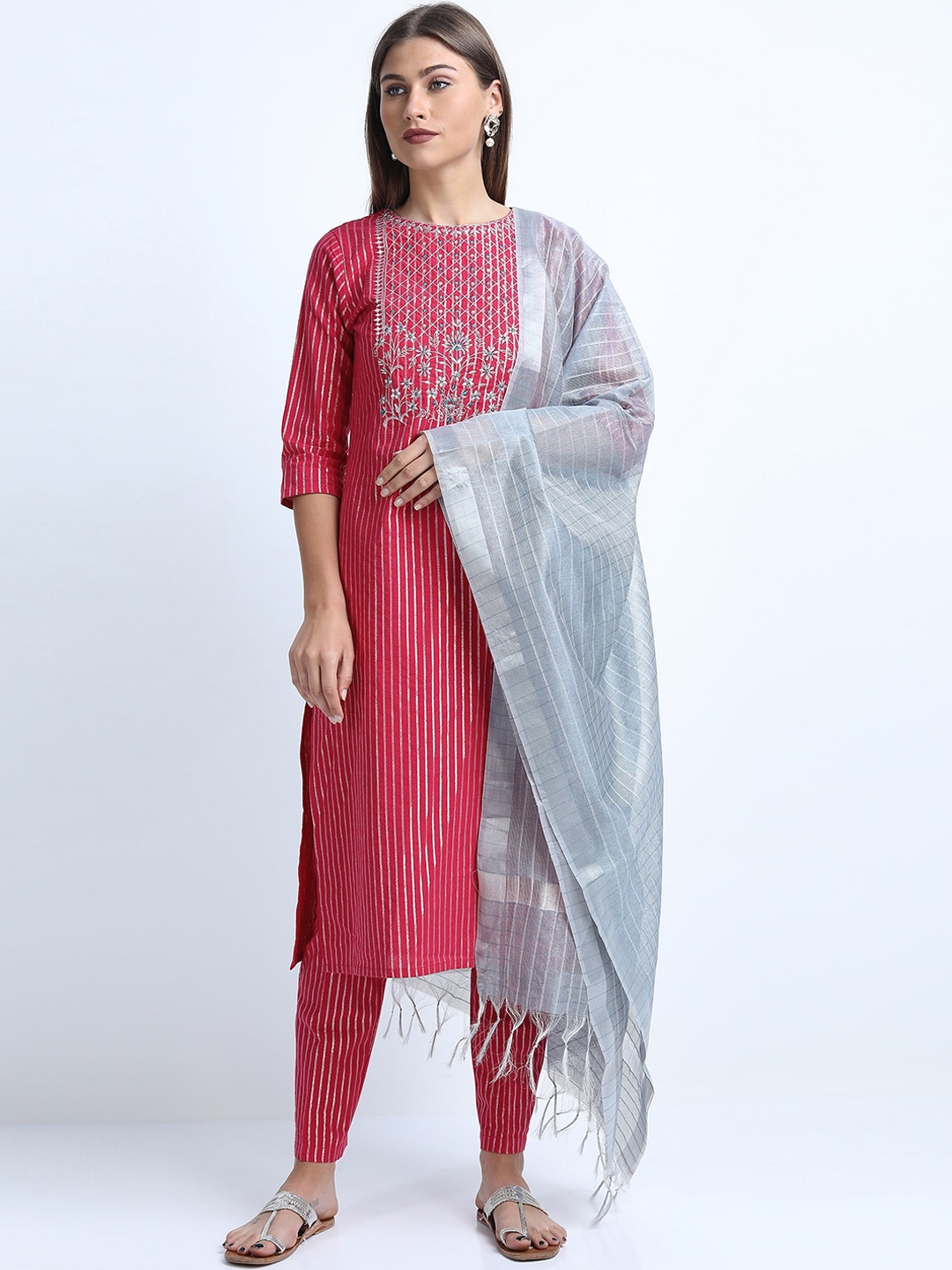 Vishudh Women Pink Embroidered Straight Pure Cotton Kurta with Trousers & With Dupatta
Vishudh Women Pink Embroidered Straight Pure Cotton Kurta with Trousers & With Dupatta