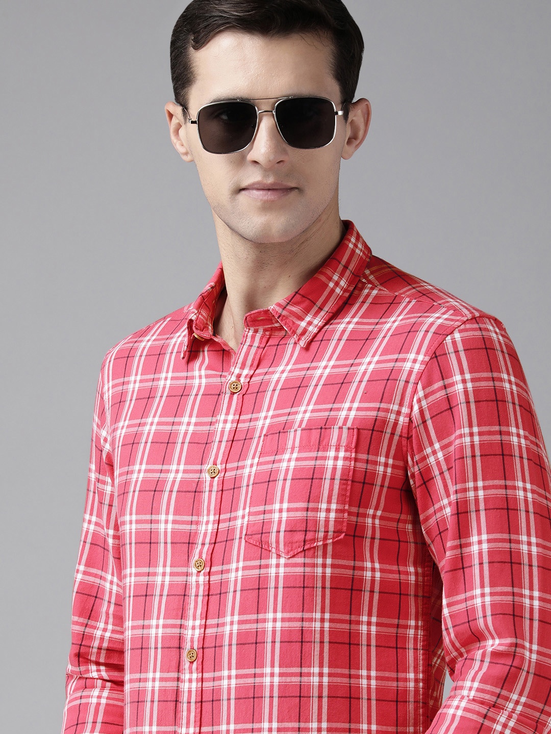 BEAT LONDON by PEPE JEANS Men Coral Red & White Slim Fit Checked Pure Cotton Casual Shirt
BEAT LONDON by PEPE JEANS Men Coral Red & White Slim Fit Checked Pure Cotton Casual Shirt