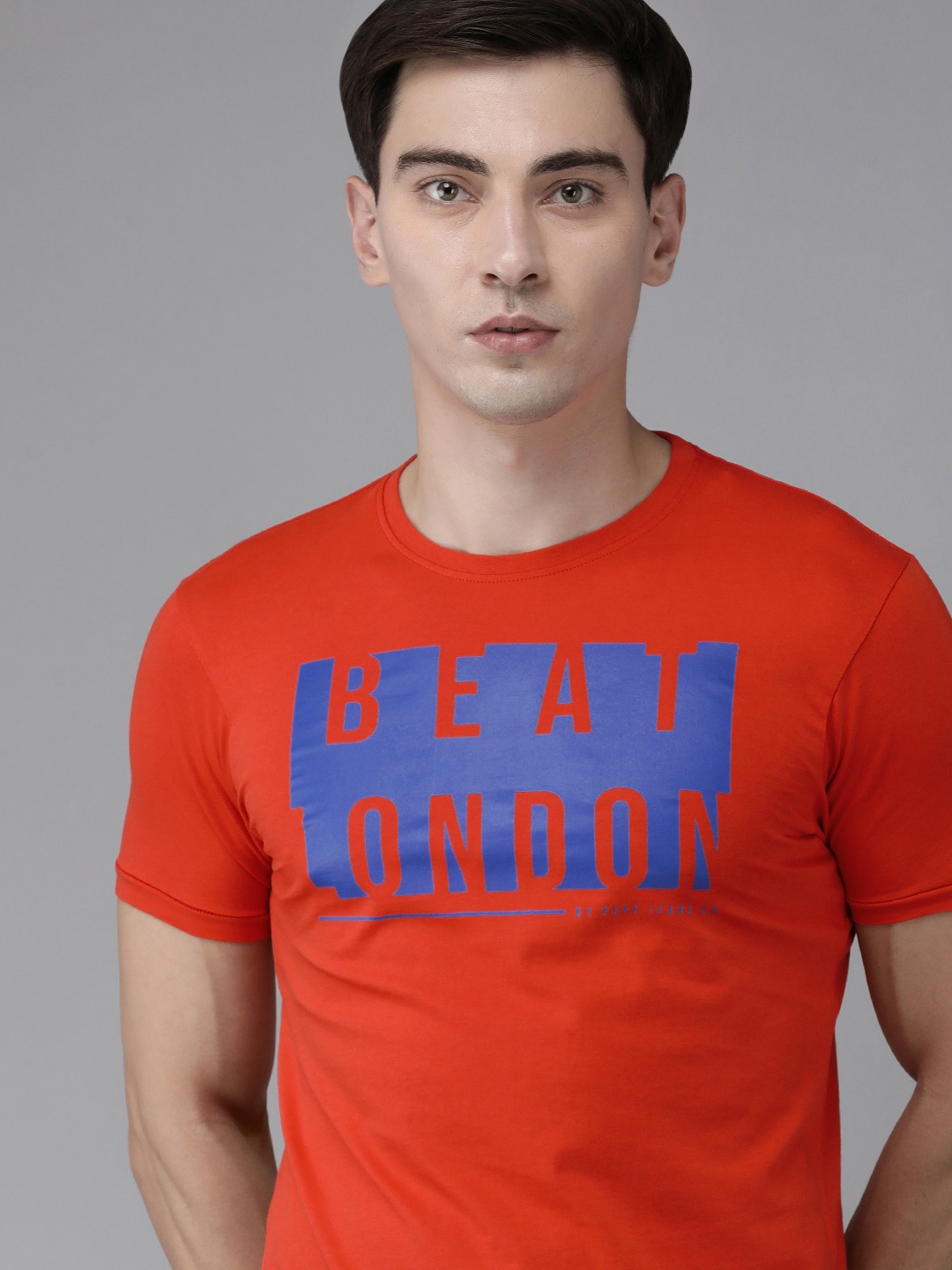 BEAT LONDON by PEPE JEANS Men Red & Blue Typography Printed Pure Cotton Slim Fit T-shirt
BEAT LONDON by PEPE JEANS Men Red & Blue Typography Printed Pure Cotton Slim Fit T-shirt