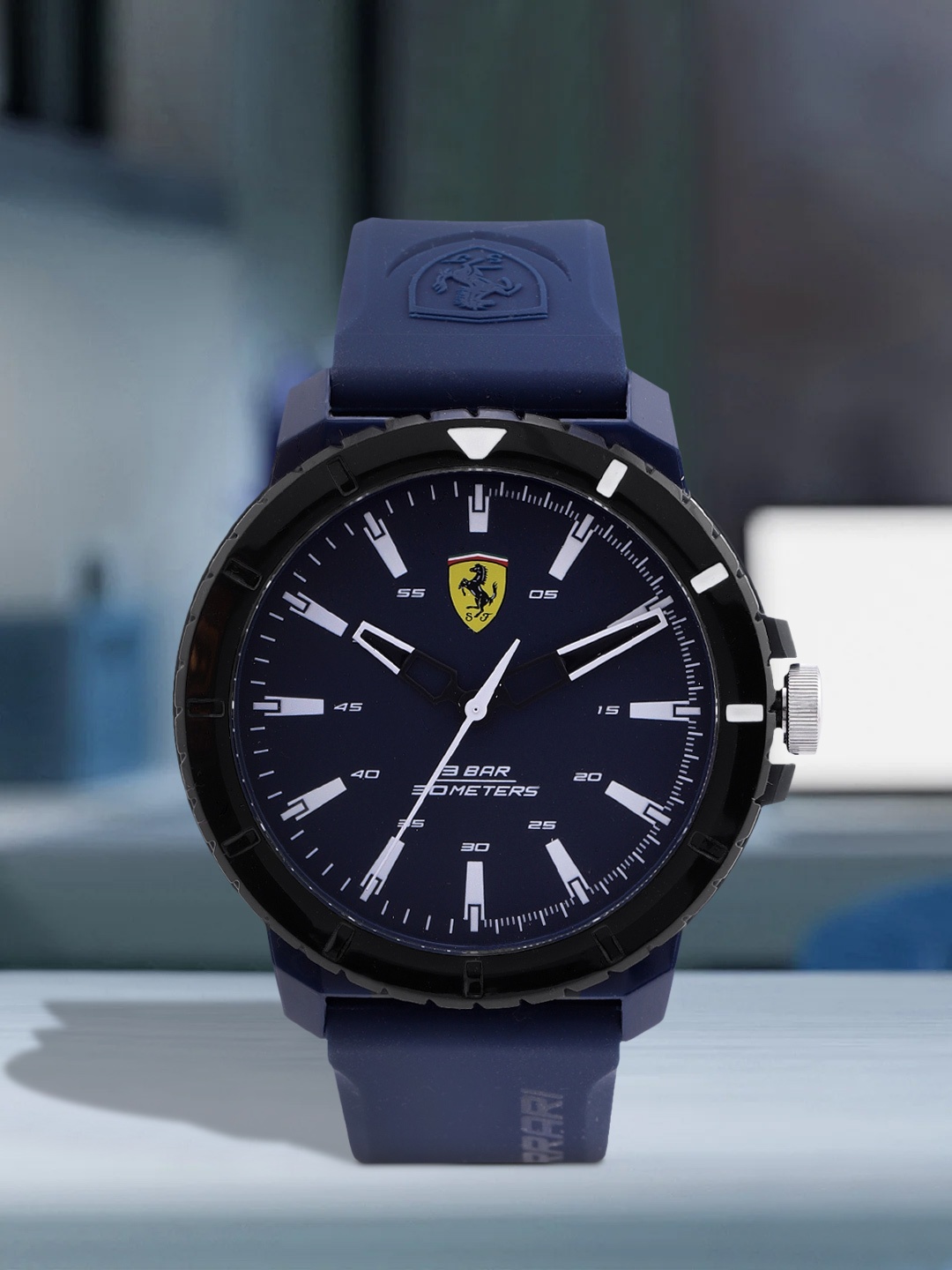 SCUDERIA FERRARI Men Blue Brass Dial & Blue Straps Analogue Watch 0830904, Navy blue
SCUDERIA FERRARI Men Blue Brass Dial & Blue Straps Analogue Watch 0830904, Navy blue