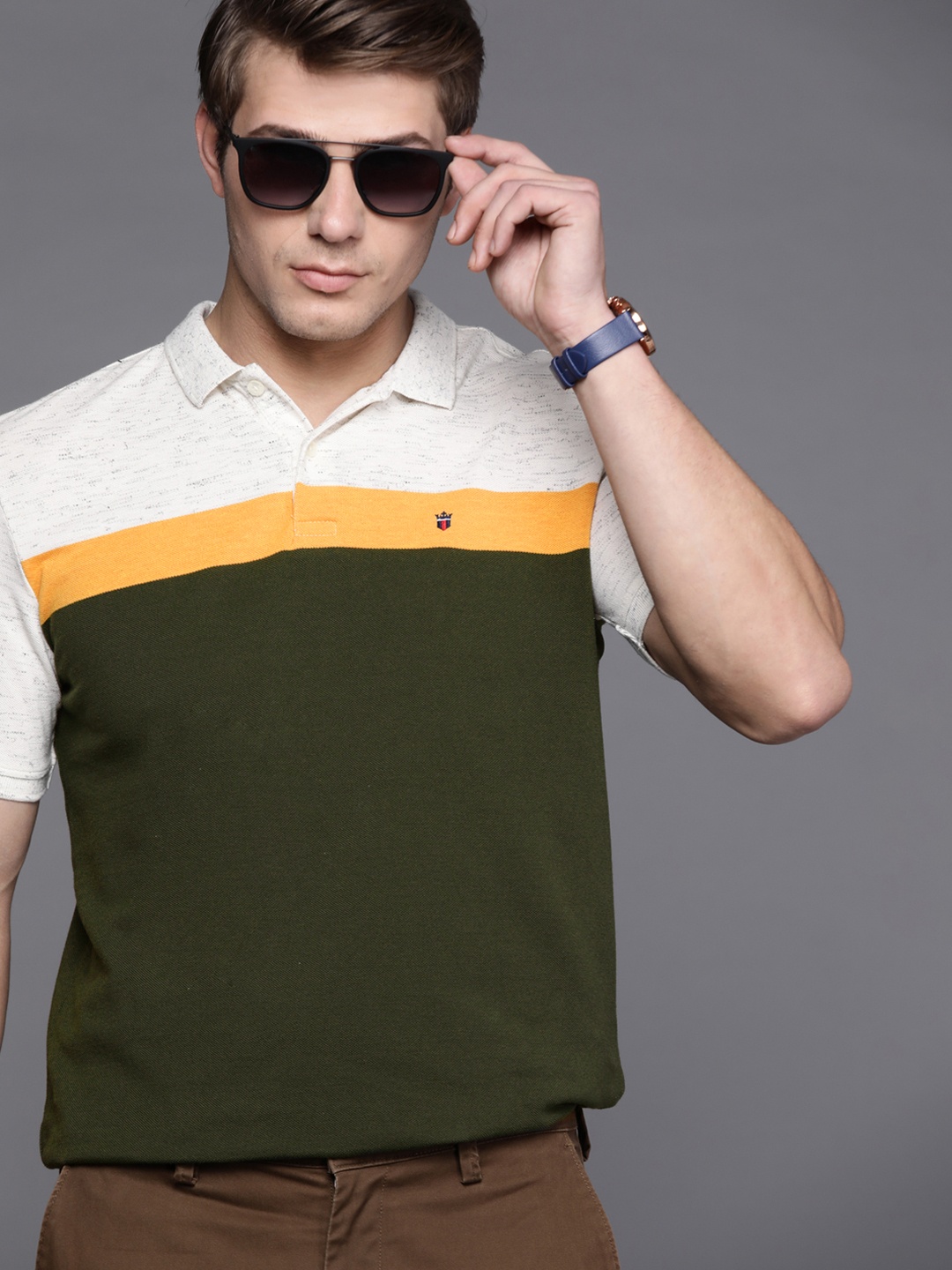 Louis Philippe Sport Men Olive Green & Off White Colourblocked Polo Collar Slim Fit T-shirt
Louis Philippe Sport Men Olive Green & Off White Colourblocked Polo Collar Slim Fit T-shirt