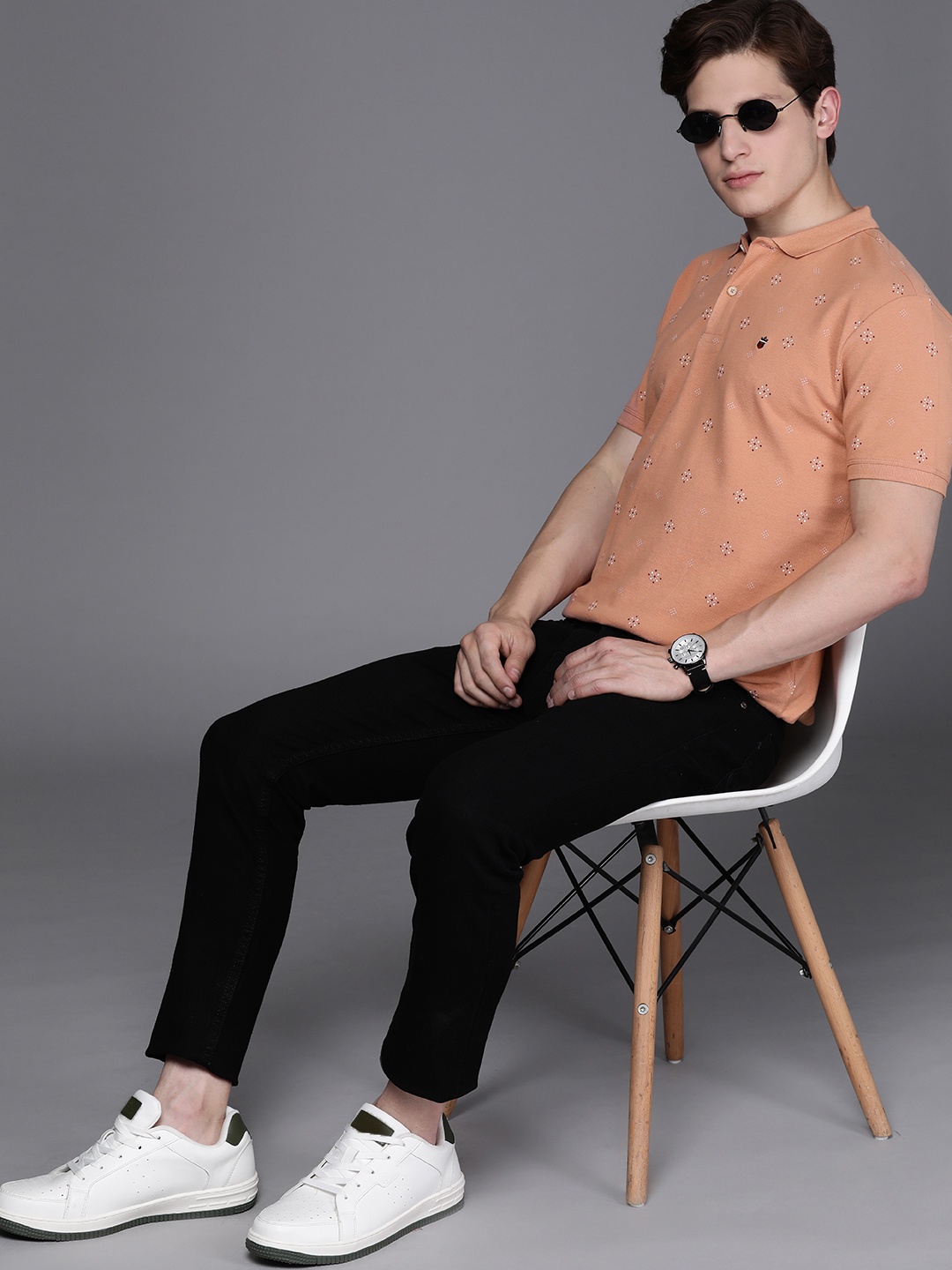Louis Philippe Jeans Men Peach-Coloured & White Pure Cotton Printed Polo Collar T-shirt
Louis Philippe Jeans Men Peach-Coloured & White Pure Cotton Printed Polo Collar T-shirt