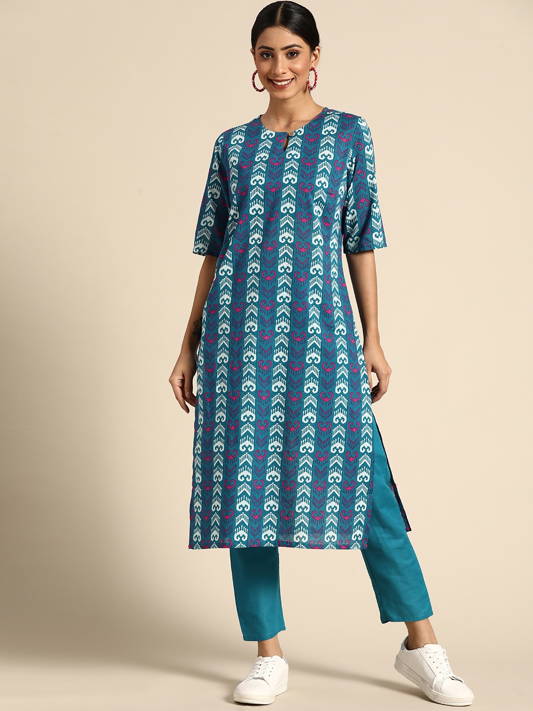 Sangria Women Teal Blue & Magenta Ethnic Motifs Printed Pure Cotton Kurta with Trousers
Sangria Women Teal Blue & Magenta Ethnic Motifs Printed Pure Cotton Kurta with Trousers