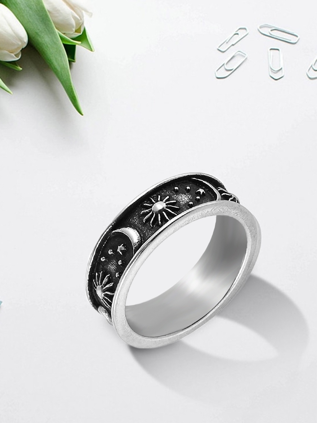Yellow Chimes Men Black & Silver-Toned Stainless Steel Sun Moon Universe Energy Sign Ring
Yellow Chimes Men Black & Silver-Toned Stainless Steel Sun Moon Universe Energy Sign Ring