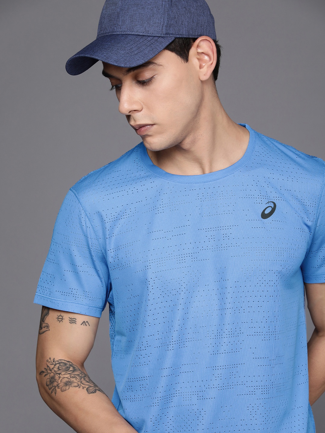 ASICS Men Blue Self Design Ventilate Actibreeze Quick Dry Indigo Training Or Gym T-shirt
ASICS Men Blue Self Design Ventilate Actibreeze Quick Dry Indigo Training Or Gym T-shirt