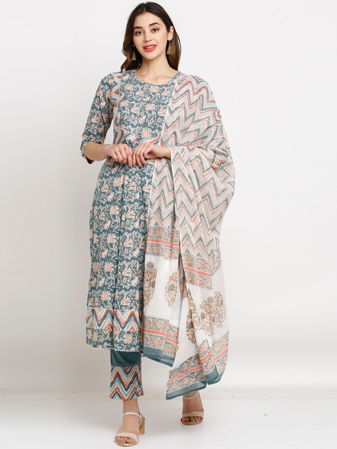 Rajnandini Women Floral Printed Panelled Thread Work Pure Cotton Kurta with Trousers & With, Green
Rajnandini Women Floral Printed Panelled Thread Work Pure Cotton Kurta with Trousers & With, Green