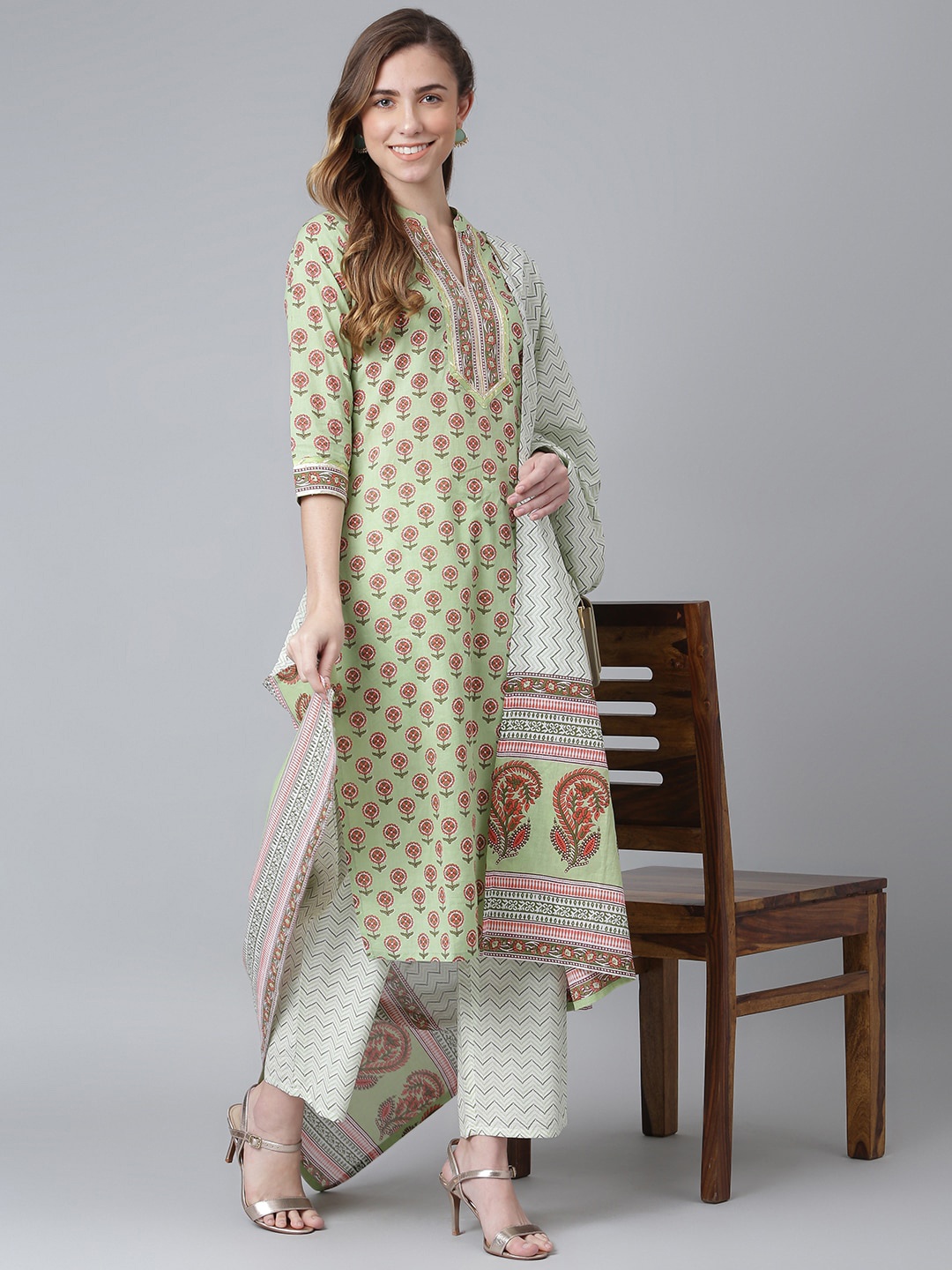 Khushal K Women Green & Off-White Screen Printed Pure Cotton Kurta with Palazzos & Dupatta
Khushal K Women Green & Off-White Screen Printed Pure Cotton Kurta with Palazzos & Dupatta