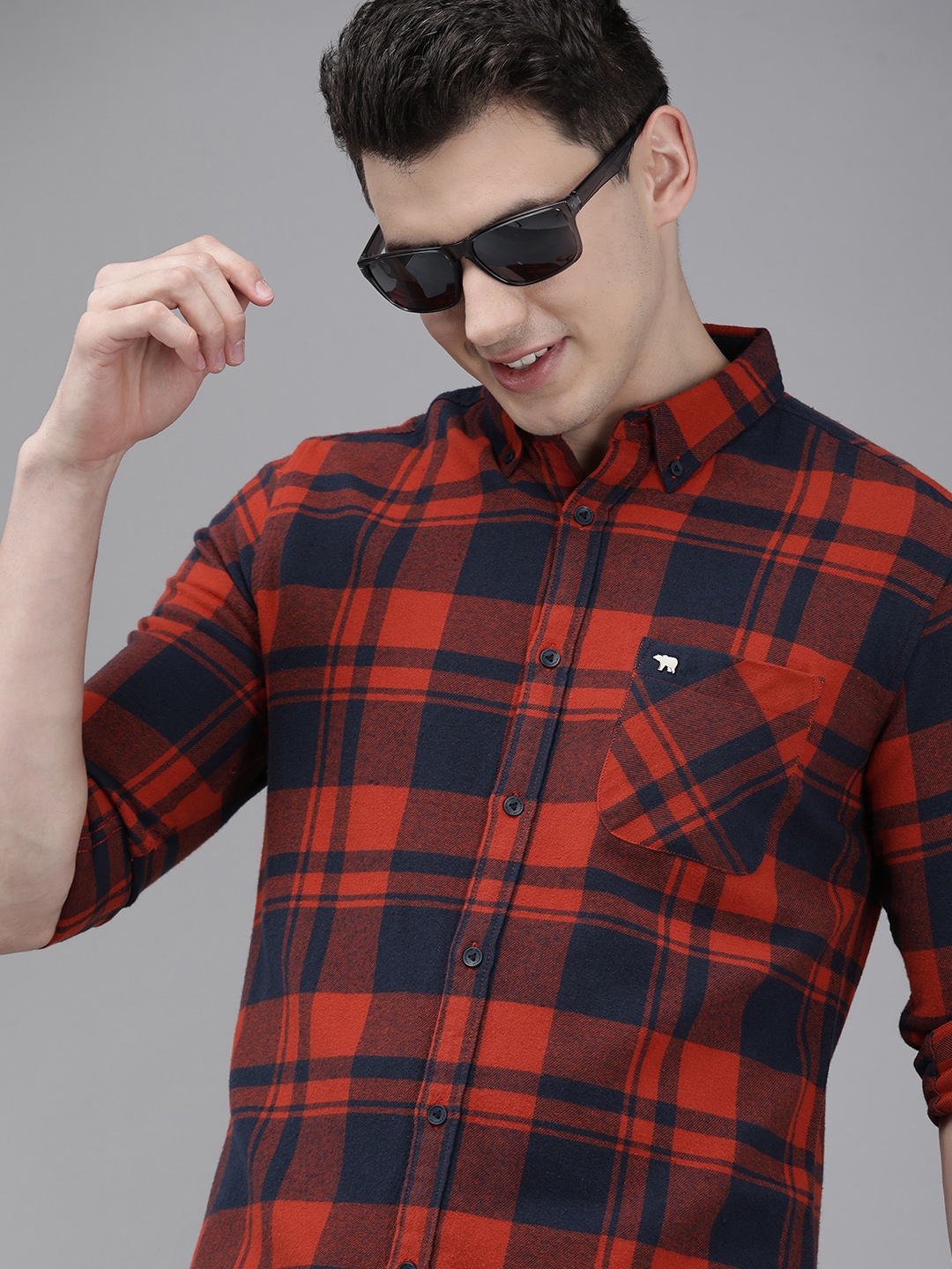 THE BEAR HOUSE Men Red & Navy Blue Pure Cotton Checked Classic Slim Fit Flannel Shirt
THE BEAR HOUSE Men Red & Navy Blue Pure Cotton Checked Classic Slim Fit Flannel Shirt