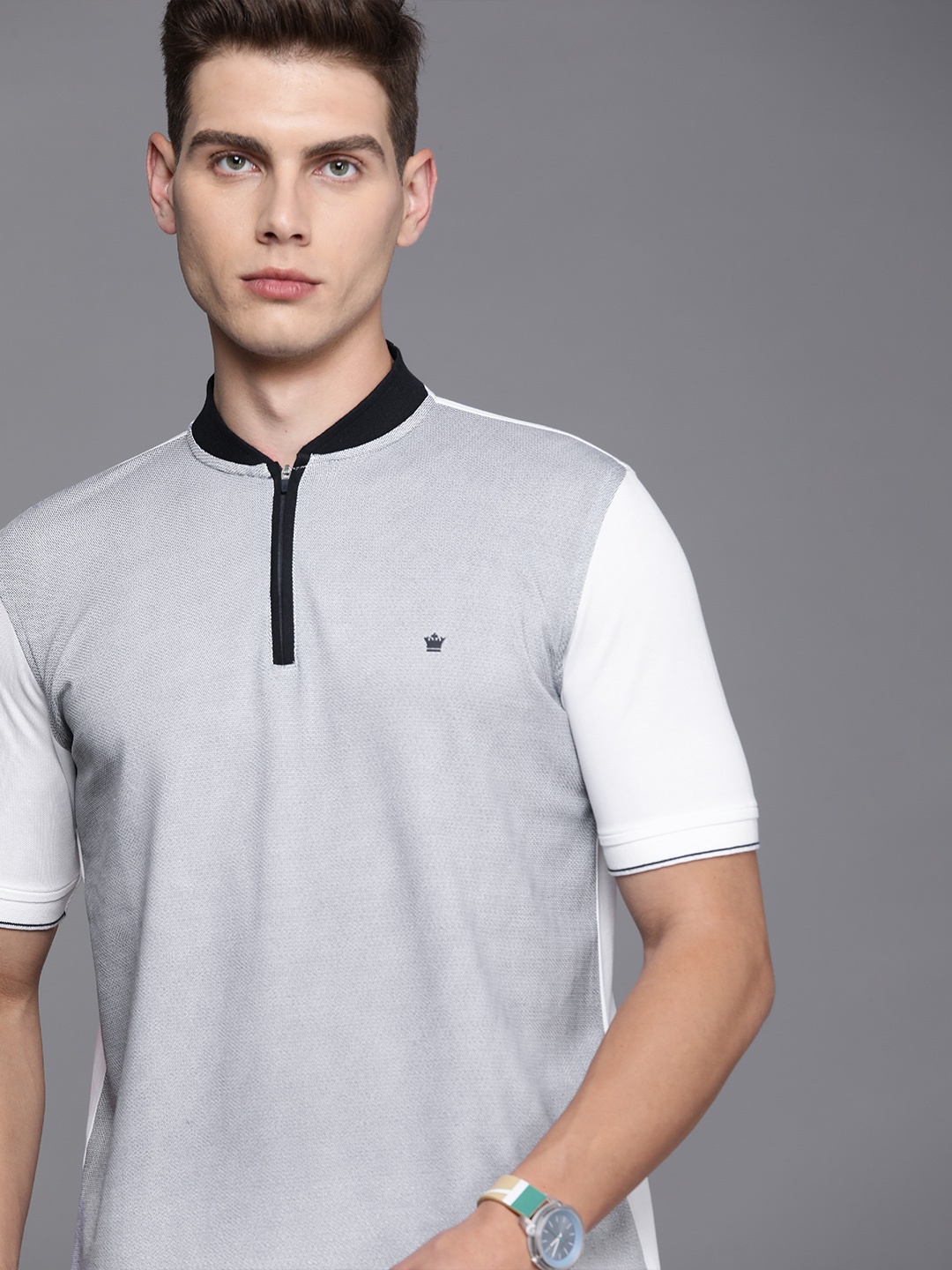 Louis Philippe Men White & Grey Self Design Mandarin Collar Regular Sleeves T-shirt
Louis Philippe Men White & Grey Self Design Mandarin Collar Regular Sleeves T-shirt