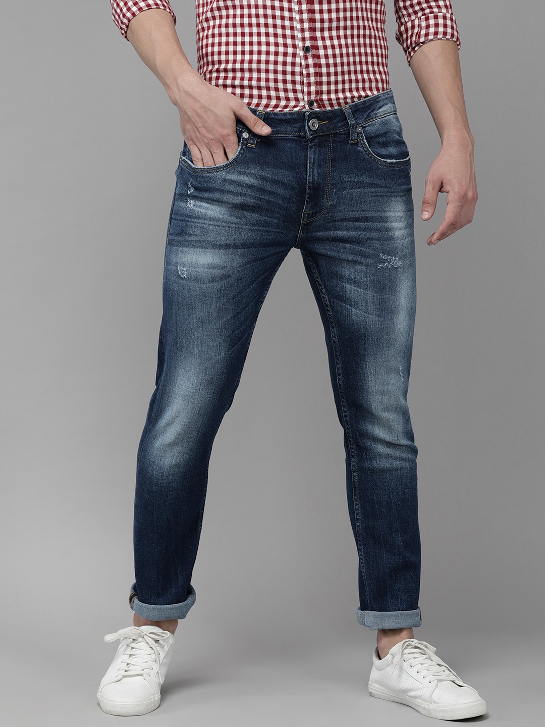 Voi Jeans Men Blue Skin Tight Skinny Fit Mildly Distressed Light Fade Stretchable Jeans
Voi Jeans Men Blue Skin Tight Skinny Fit Mildly Distressed Light Fade Stretchable Jeans