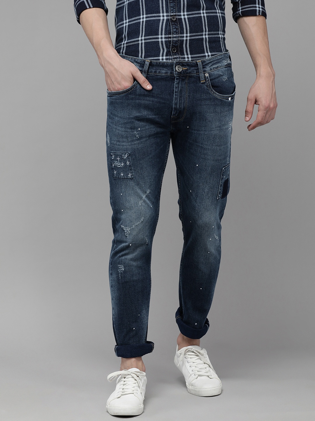 Voi Jeans Men Blue Skin Tight Skinny Fit Mildly Distressed Heavy Fade Stretchable Jeans
Voi Jeans Men Blue Skin Tight Skinny Fit Mildly Distressed Heavy Fade Stretchable Jeans