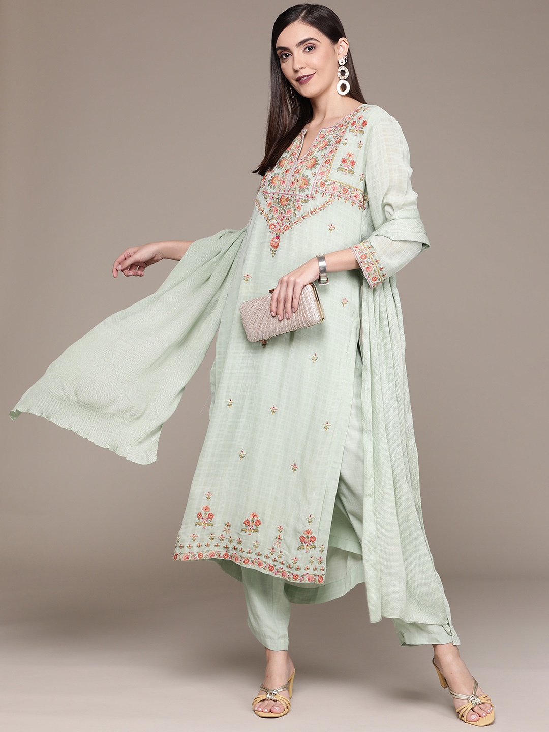 aarke Ritu Kumar Women Green Floral Embroidered Kurta with Trousers & Dupatta
aarke Ritu Kumar Women Green Floral Embroidered Kurta with Trousers & Dupatta