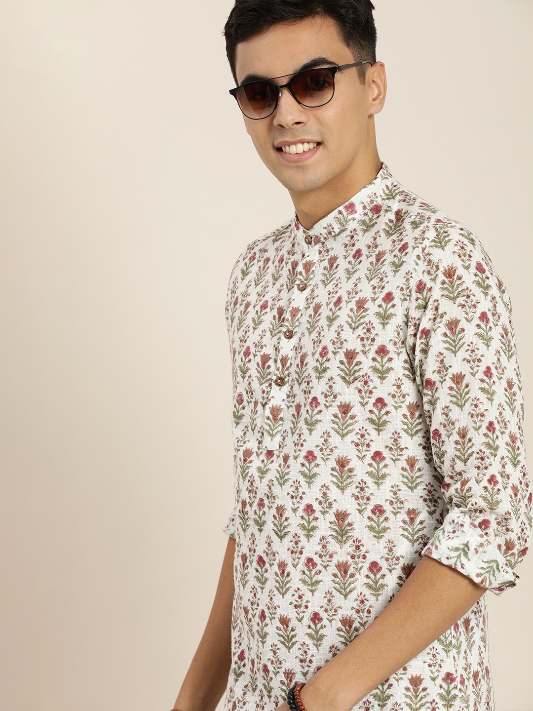 Taavi Men White & Brown Floral Printed Festive Pure Cotton Kurta Set with Pocket Detailing
Taavi Men White & Brown Floral Printed Festive Pure Cotton Kurta Set with Pocket Detailing
