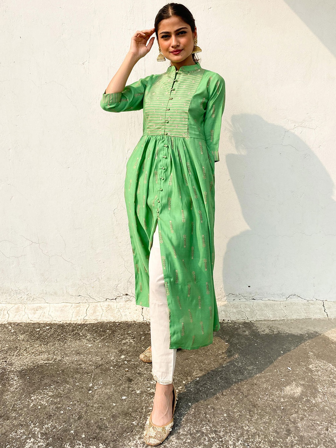 Libas Women Green Ethnic Motifs Print Mandarin Collar Zari Chanderi Silk Anarkali Kurta
Libas Women Green Ethnic Motifs Print Mandarin Collar Zari Chanderi Silk Anarkali Kurta