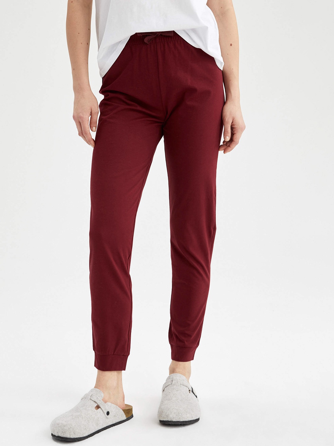 DeFacto Women Maroon Solid Joggers