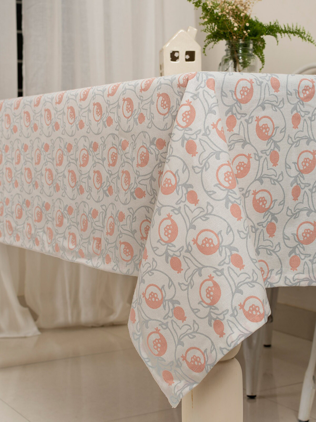 The Yellow Dwelling Pink & White Printed Cotton 6-Seater Table Cloth
The Yellow Dwelling Pink & White Printed Cotton 6-Seater Table Cloth