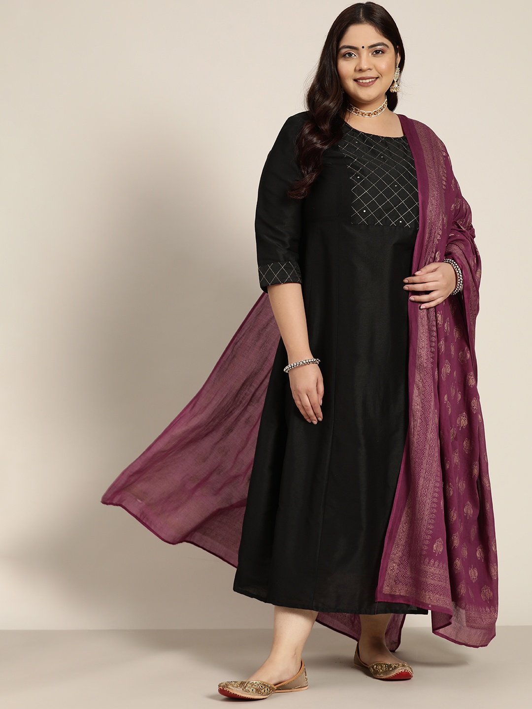Sztori Plus Size Women Black Geometric Yoke Design Anarkali Kurta With Dupatta
Sztori Plus Size Women Black Geometric Yoke Design Anarkali Kurta With Dupatta