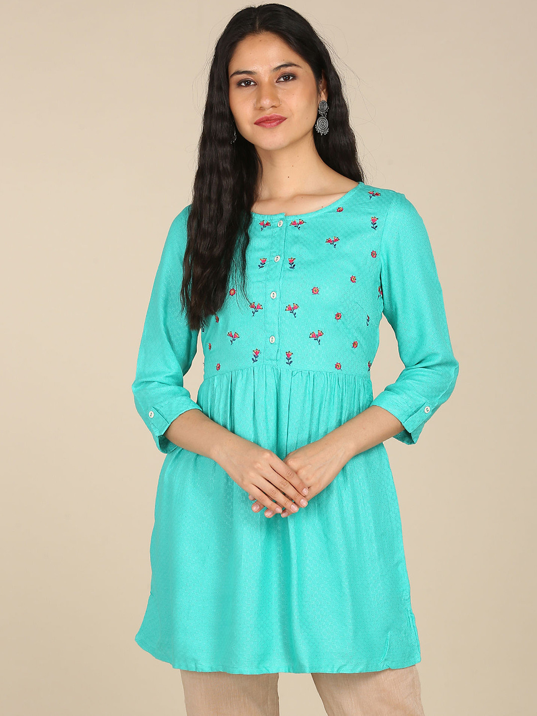 Karigari Women Blue Floral Embroidered Kurta
Karigari Women Blue Floral Embroidered Kurta