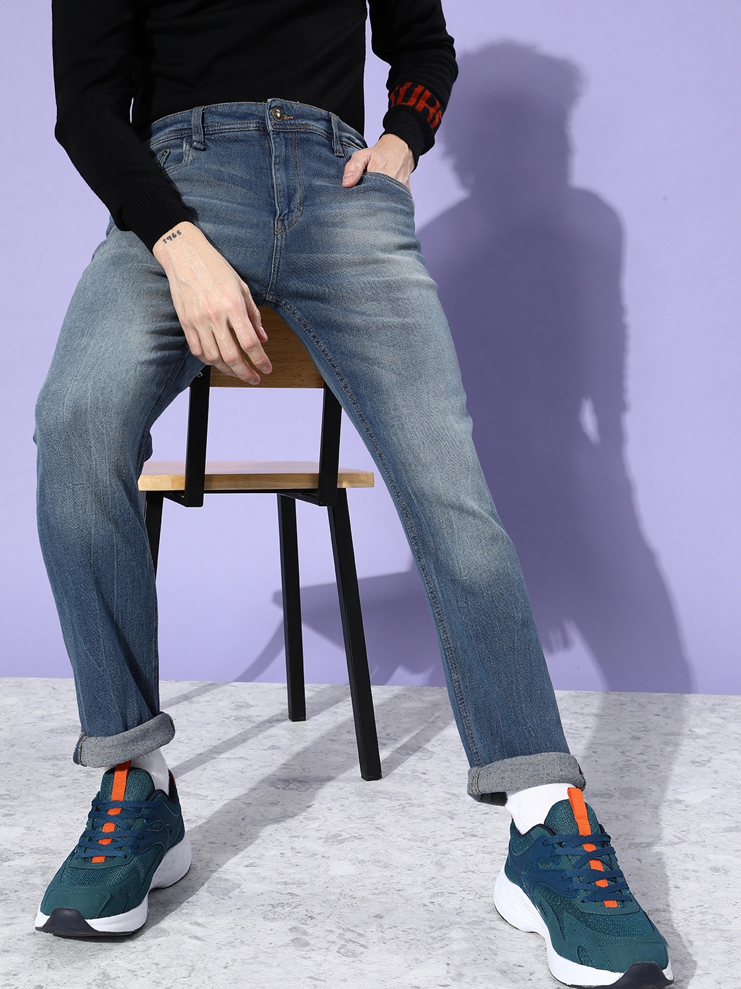 The Roadster Lifestyle Co. Men Blue Skinny Fit Light Fade Acid Wash Stretchable Jeans
The Roadster Lifestyle Co. Men Blue Skinny Fit Light Fade Acid Wash Stretchable Jeans