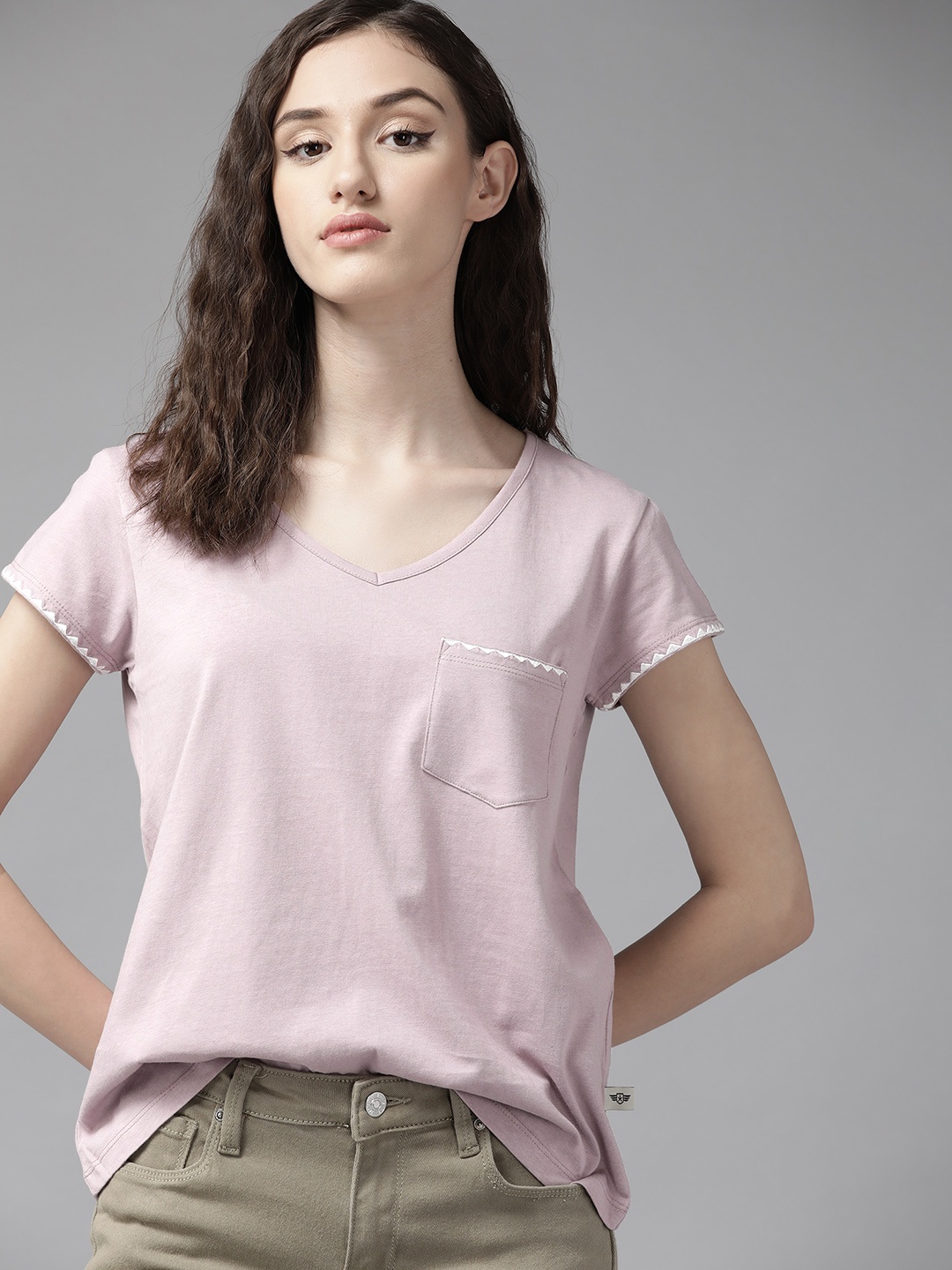The Roadster Lifestyle Co. Women Lavender Solid Pure Cotton V-neck T-shirt With Pocket
The Roadster Lifestyle Co. Women Lavender Solid Pure Cotton V-neck T-shirt With Pocket