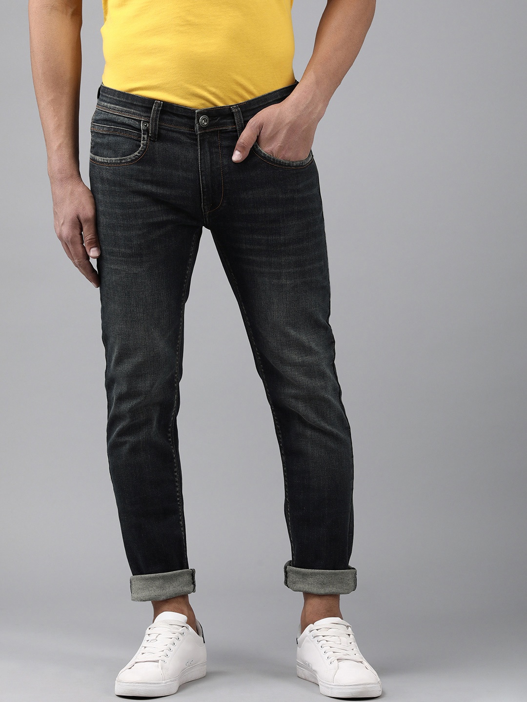 BEAT LONDON by PEPE JEANS Men Blue Vapour Slim Fit Low-Rise Light Fade Stretchable Jeans
BEAT LONDON by PEPE JEANS Men Blue Vapour Slim Fit Low-Rise Light Fade Stretchable Jeans