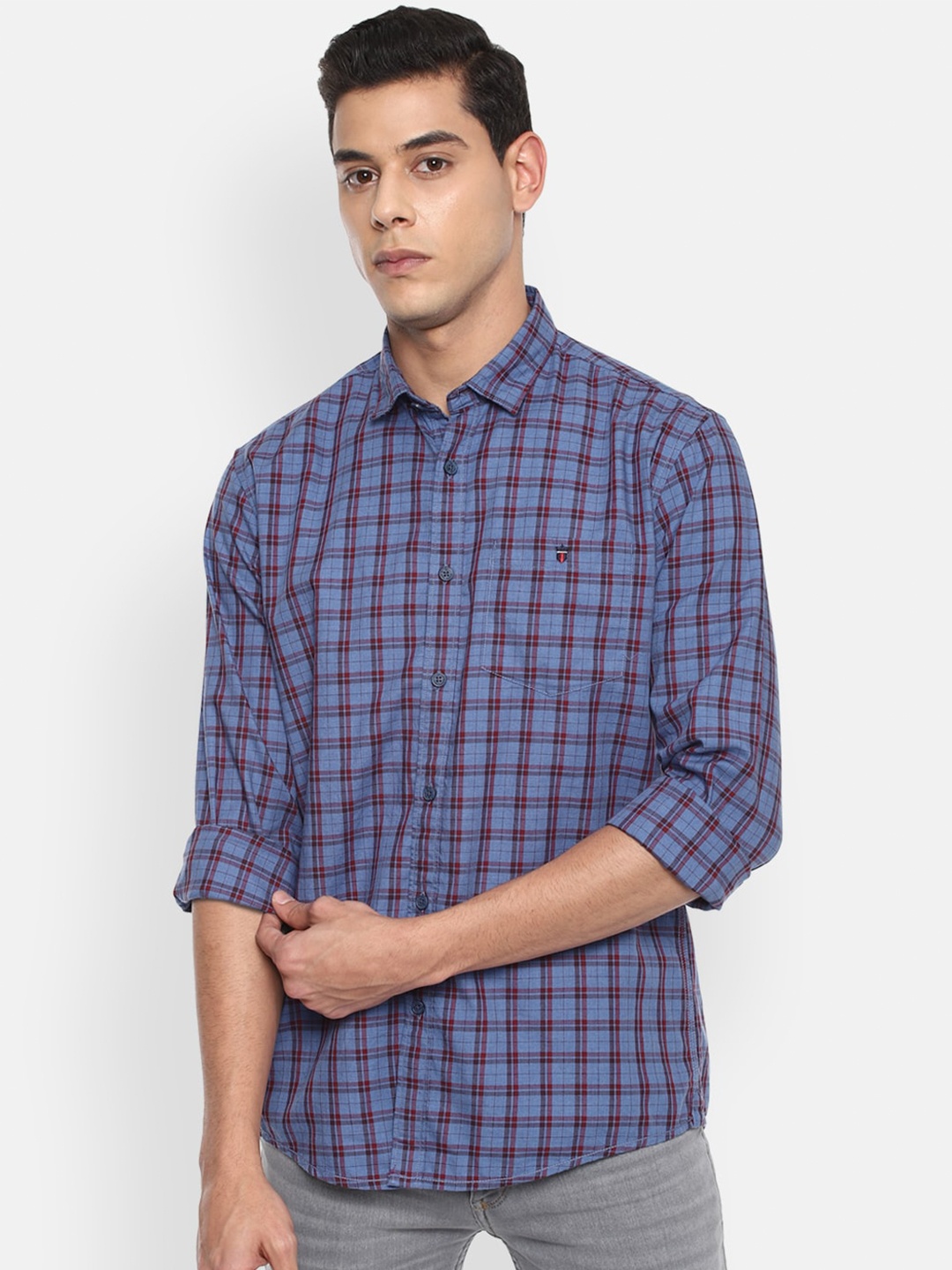 Louis Philippe Jeans Men Blue & Red Slim Fit Checked Pure Cotton Casual Shirt
Louis Philippe Jeans Men Blue & Red Slim Fit Checked Pure Cotton Casual Shirt