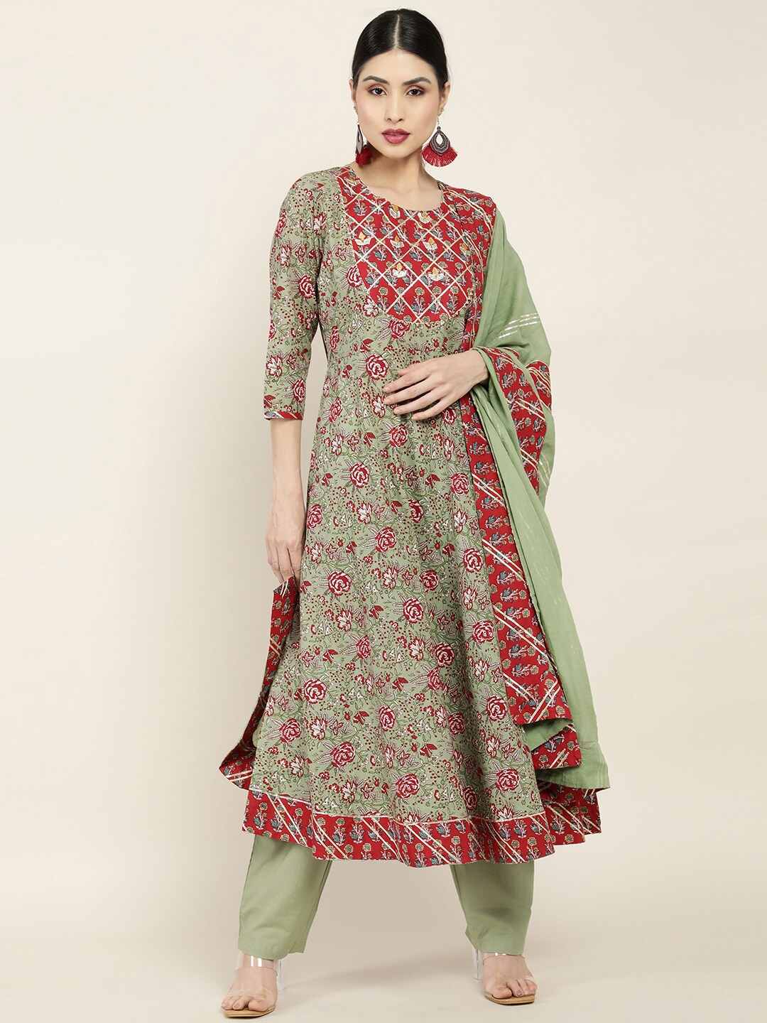 Soch Women Green & Red Floral Block Printed Pure Cotton Kurta With Trousers & Dupatta
Soch Women Green & Red Floral Block Printed Pure Cotton Kurta With Trousers & Dupatta