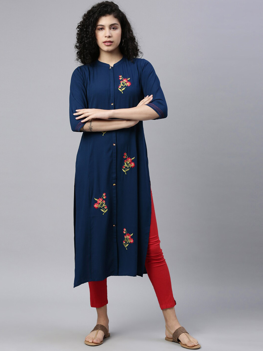Neerus Women Navy Blue Floral Embroidered Floral Kurta 
Neerus Women Navy Blue Floral Embroidered Floral Kurta