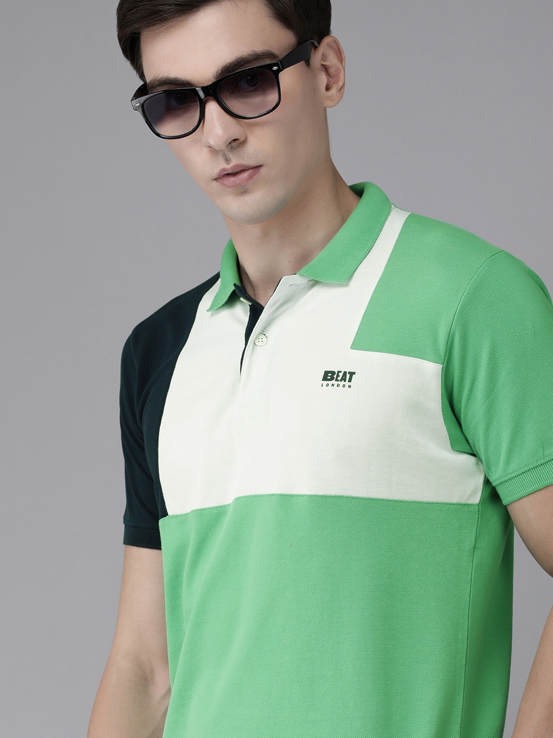 BEAT LONDON by PEPE JEANS Men Green & White Colourblocked Polo Collar Pure Cotton T-shirt
BEAT LONDON by PEPE JEANS Men Green & White Colourblocked Polo Collar Pure Cotton T-shirt