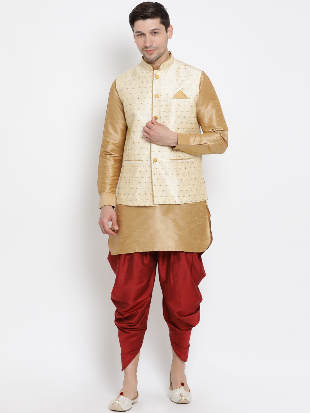 VASTRAMAY Men Rose Gold-Toned & Maroon Layered Kurta with Dhoti Pants & Nehru Jacket
VASTRAMAY Men Rose Gold-Toned & Maroon Layered Kurta with Dhoti Pants & Nehru Jacket