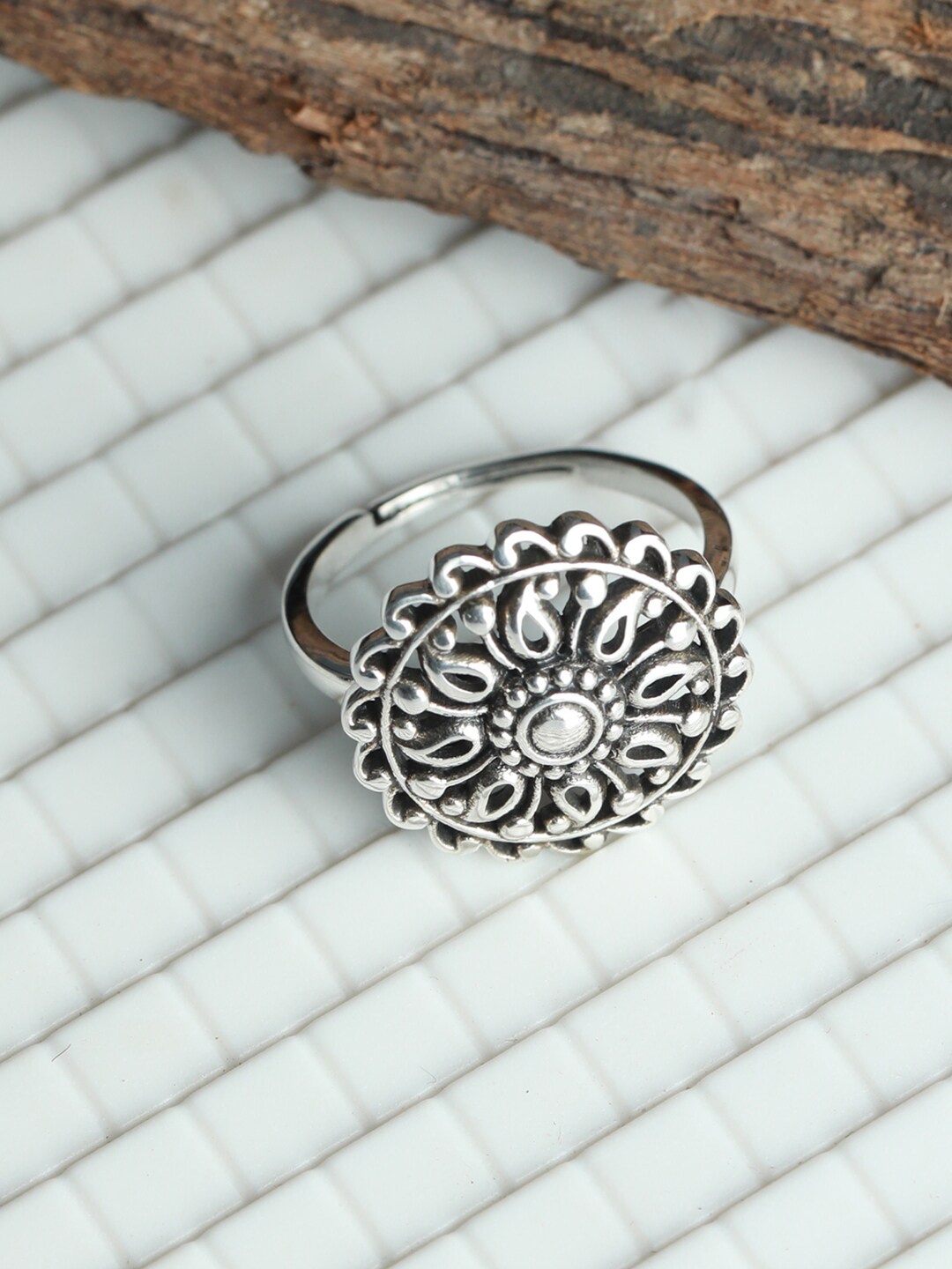 SHEER by Priyaasi Oxidised Silver-Plated 92.5 Sterling Silver AD Studded Finger Ring
SHEER by Priyaasi Oxidised Silver-Plated 92.5 Sterling Silver AD Studded Finger Ring