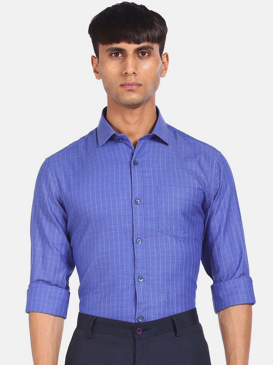 Excalibur Men Blue & White Checked Pure Cotton Casual Shirt
