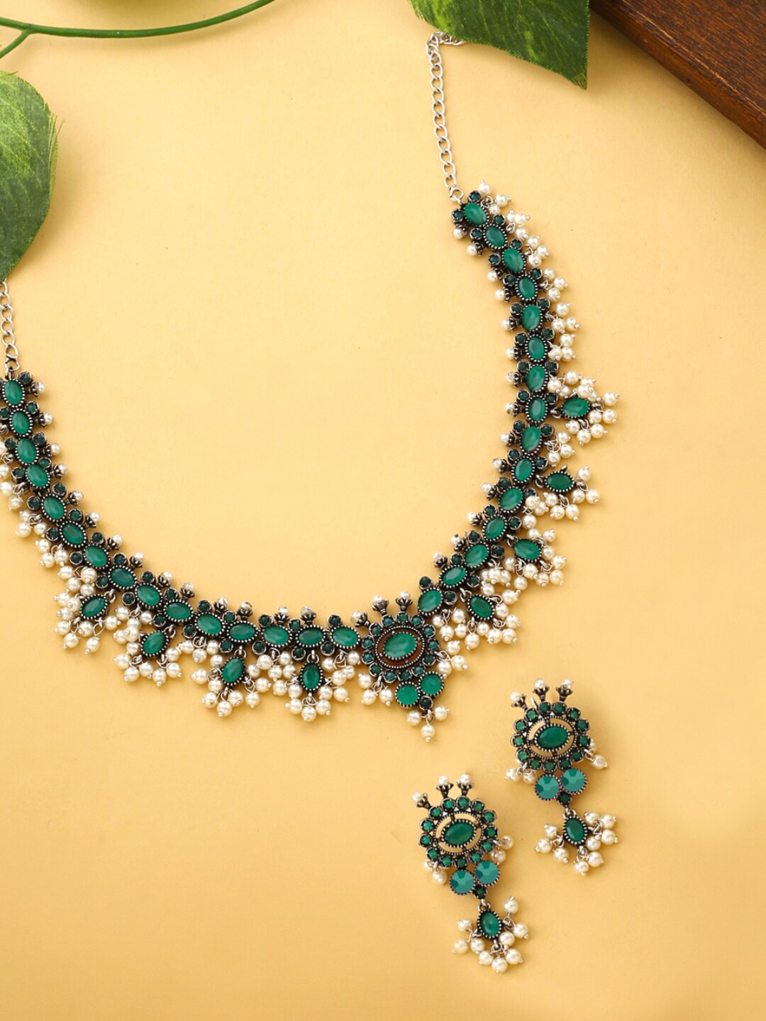 Yellow Chimes Oxidised Silver-Plated Green & White Stone-Studded & Beaded Maharashtrian Jewellery Set
Yellow Chimes Oxidised Silver-Plated Green & White Stone-Studded & Beaded Maharashtrian Jewellery Set