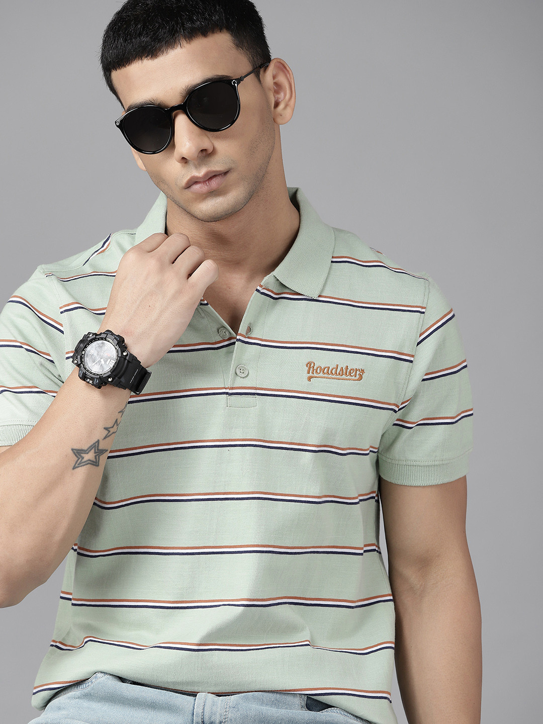 Roadster Men Green & Navy Blue Pure Cotton Striped Polo Collar T-shirt
Roadster Men Green & Navy Blue Pure Cotton Striped Polo Collar T-shirt