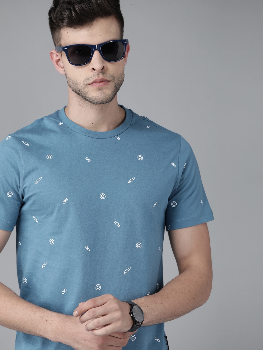 Roadster Men Blue & White Printed Pure Cotton T-shirt