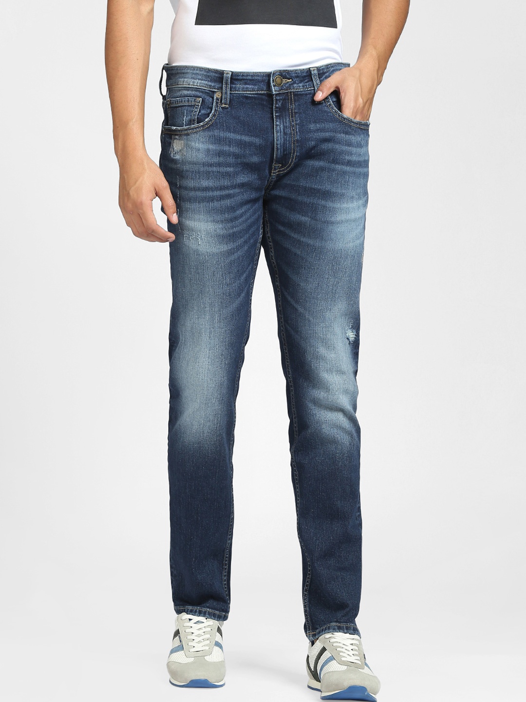 Jack & Jones Men Blue Low-Rise Regular Fit Mildly Distressed Light Fade Stretchable Jeans
Jack & Jones Men Blue Low-Rise Regular Fit Mildly Distressed Light Fade Stretchable Jeans