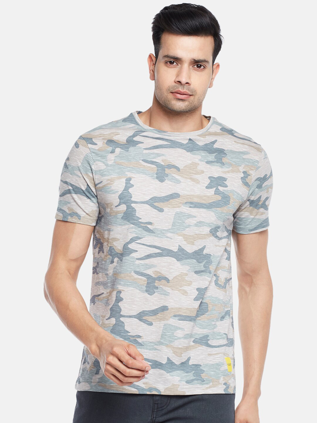 People Men Grey & Beige Camouflage Printed T-shirt 
People Men Grey & Beige Camouflage Printed T-shirt