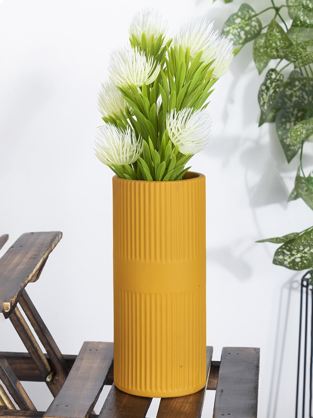 MARKET99 Yellow Textured Ceramic Flower Vase