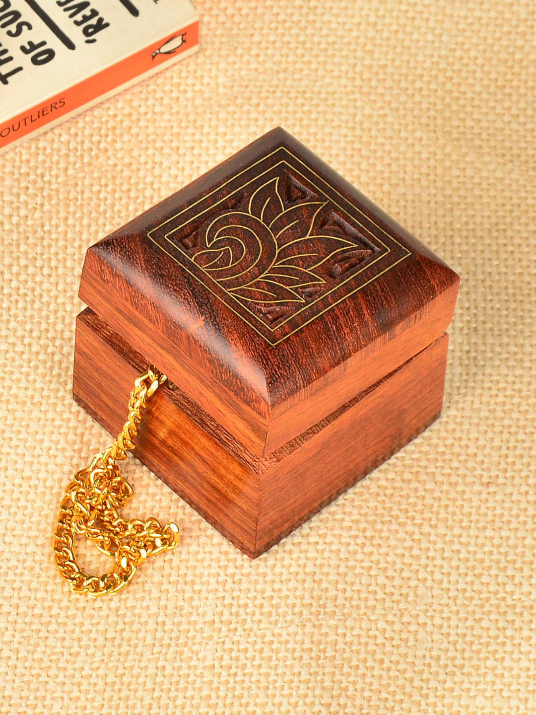 StyleMyWay Brown Self Design Wooden Jewellery Organizer